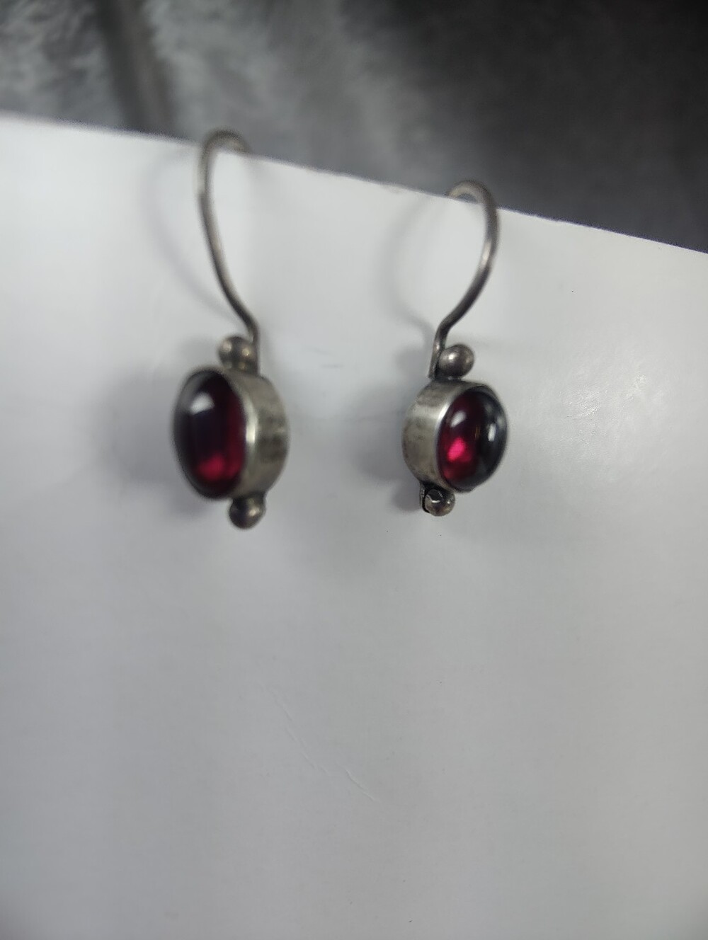 Vintage 925 Sterling Silver Deep Red Garnet Color Stone Dangle Earrings - Picture 3 of 13